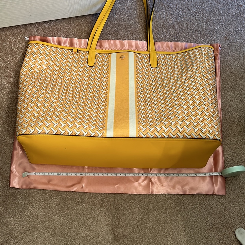 Tory Burch Hugh Tote Bag - Picture 11 of 13